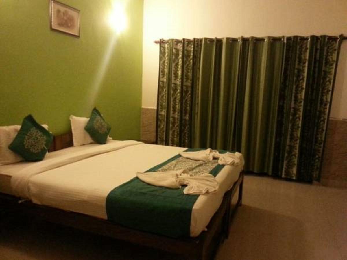 Oceans 7 Inn Calangute Exterior photo