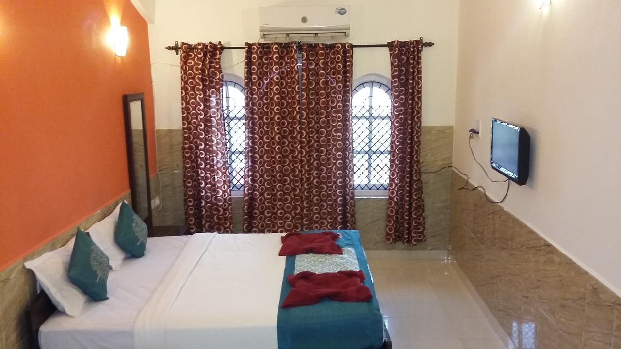 Oceans 7 Inn Calangute Exterior photo